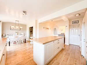 Photo 16- click for photo gallery